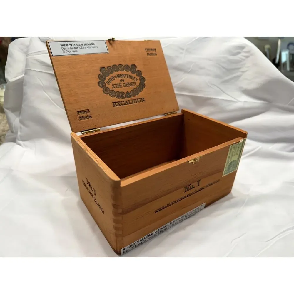 Hoyo De Monterrey Excalibur No. 1 Empty Wooden Cigar Box 8x5x4